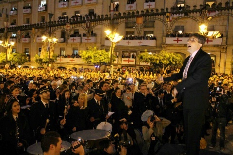 Daniel Ferrero dirigint l'Himne - Foto: ARA Multimèdia Daniel Ferrero dirigint l'Himne - Foto: ARA Multimèdia